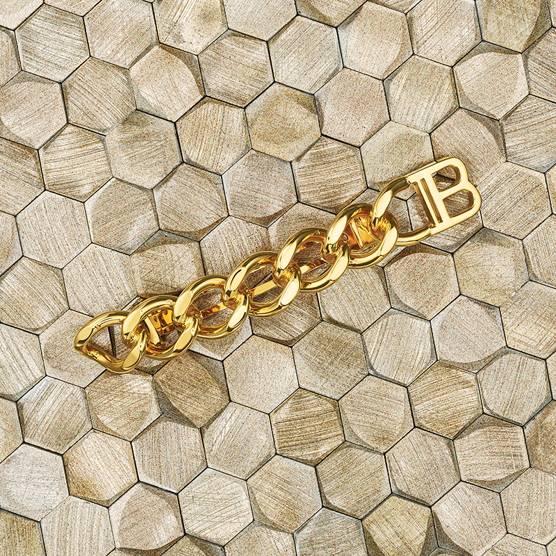 BALMAIN HAIR  Romanttinen yksityiskohta, joka on saanut inspiraationsa ikonisesta pariisilaisesta rakkauden symbolista / Barrette Chain, M (18K kullatud, Limited Edition) - Image 6