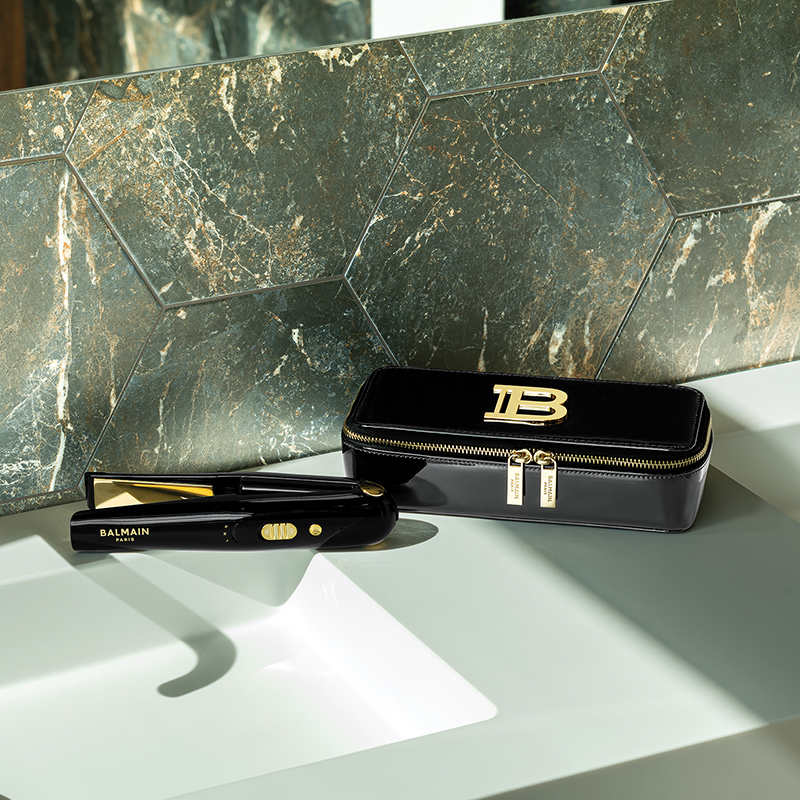 BALMAIN HAIR johdoton titaani suoristusrauta mustakultainen / Titanium Cordless Straightener Gold & Black - Image 5