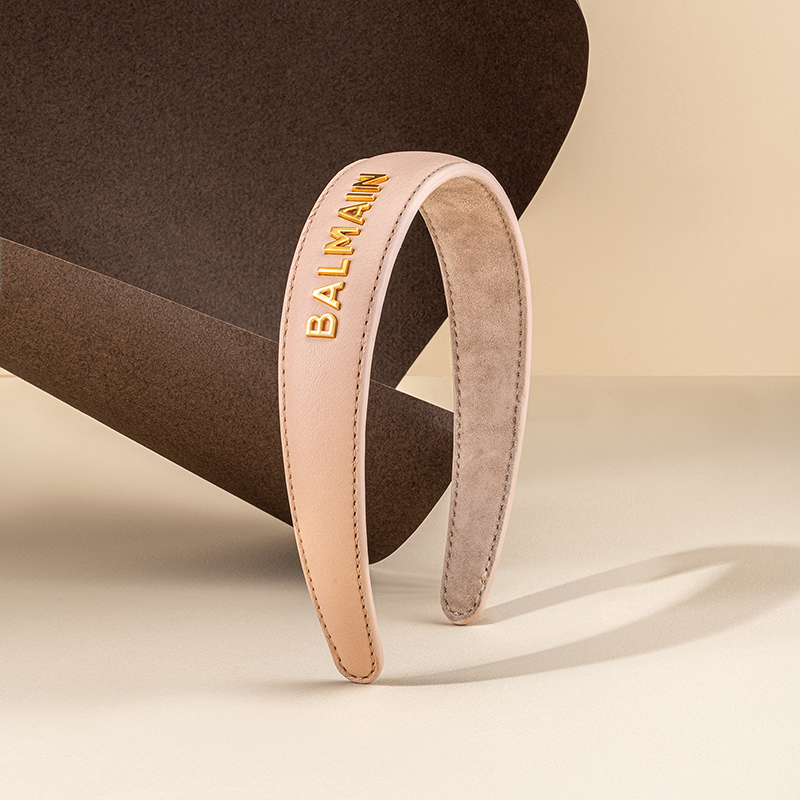 BALMAIN HAIR Balmainin kevät/kesä 2022 -malliston inspiroima eksklusiivinen pääpanta / Leather Headband Pink Golden Logo, L - Image 4