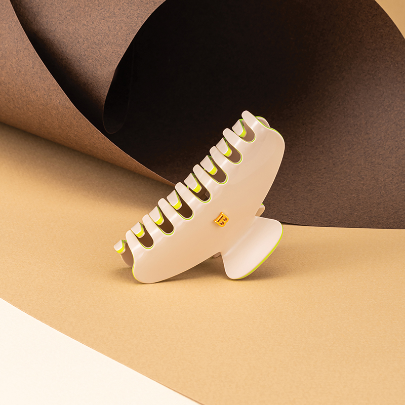 BALMAIN HAIR Monimuotoisuuden juhlaa modernilla beigen sävyllä / Pince à Cheveux M Beige (Limited Edition SS22) - Image 2